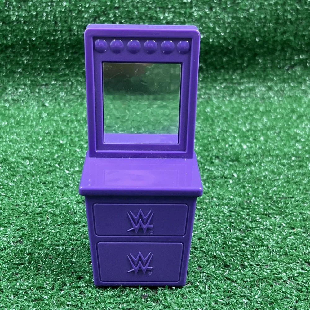 WWE Backstage Couch & Vanity Mirror With Bella & Sasha Banks